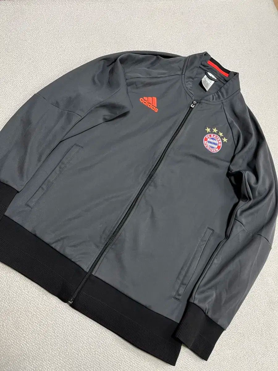 【雷市場（ポンジャン）商品韓国直送】 adidas(アディダス) FC FCバイエルン・ミュンヘン サッカー ユニフォーム トラックジャージ ジャージ Xxl 110