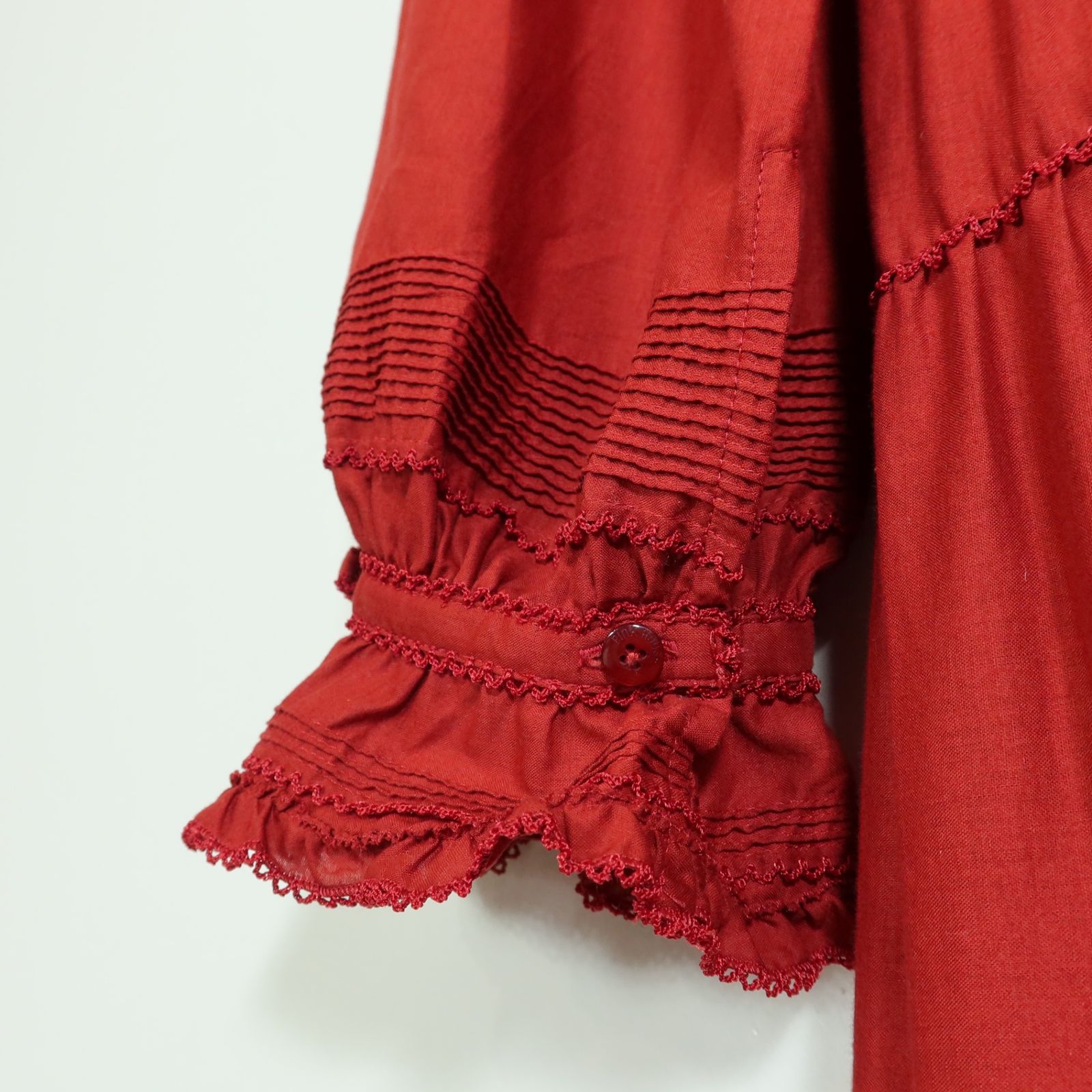 ピンクハウス☆フリル襟のローンワンピース 赤系 前開き はしごレース  