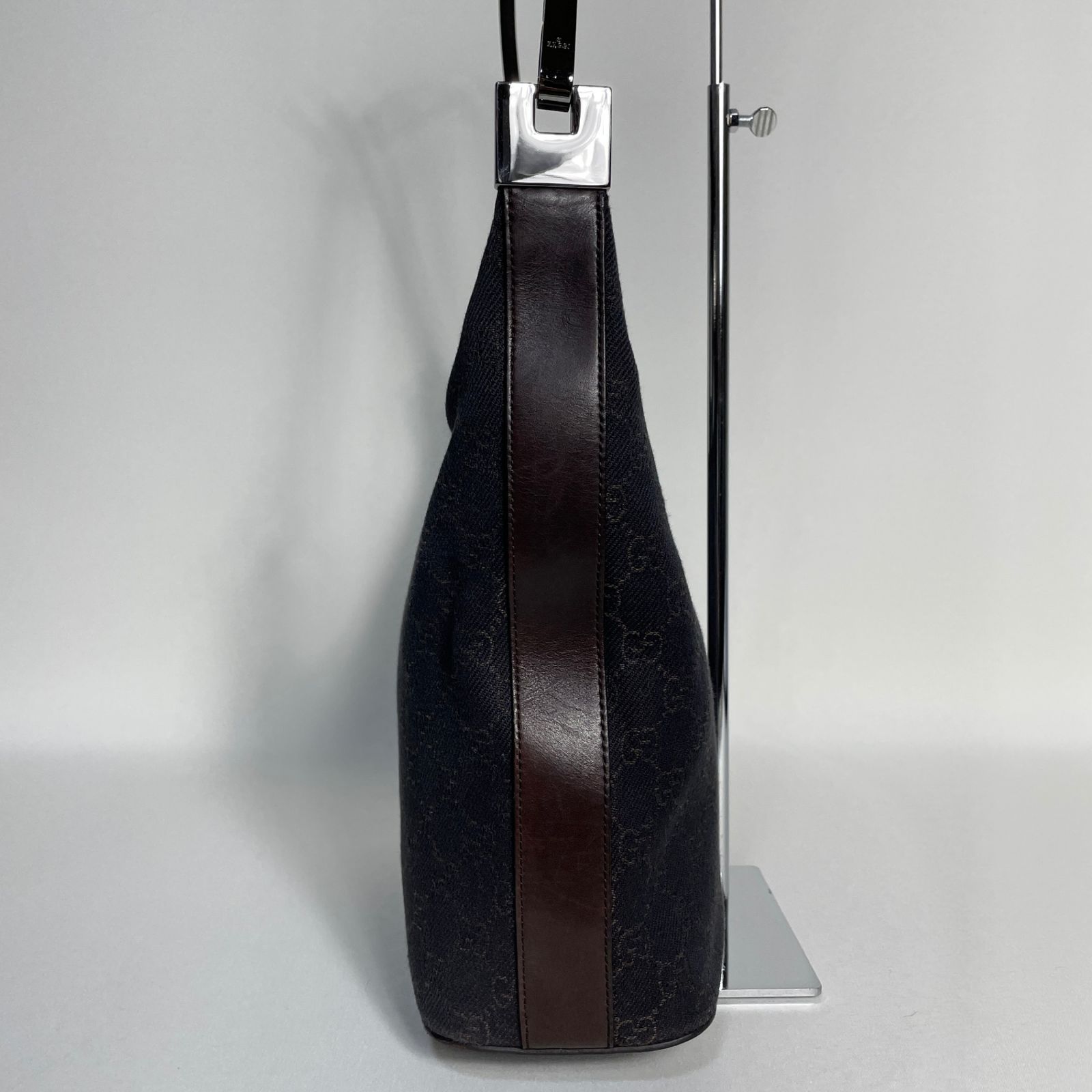 2502-107｜美品｜グッチ GGキャンバス ショルダーバッグ ダーク  