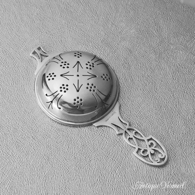 英国銀器 アールデコ ティーストレーナー Mappin & Webb 1944年（銀925）
