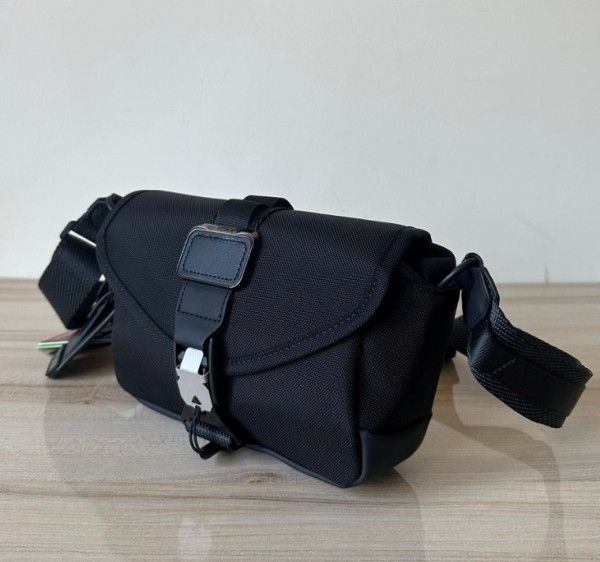 在庫限りの早い者勝ち！【タグ付き未使用品】♢ TUMI トゥミ ♢ ボディ