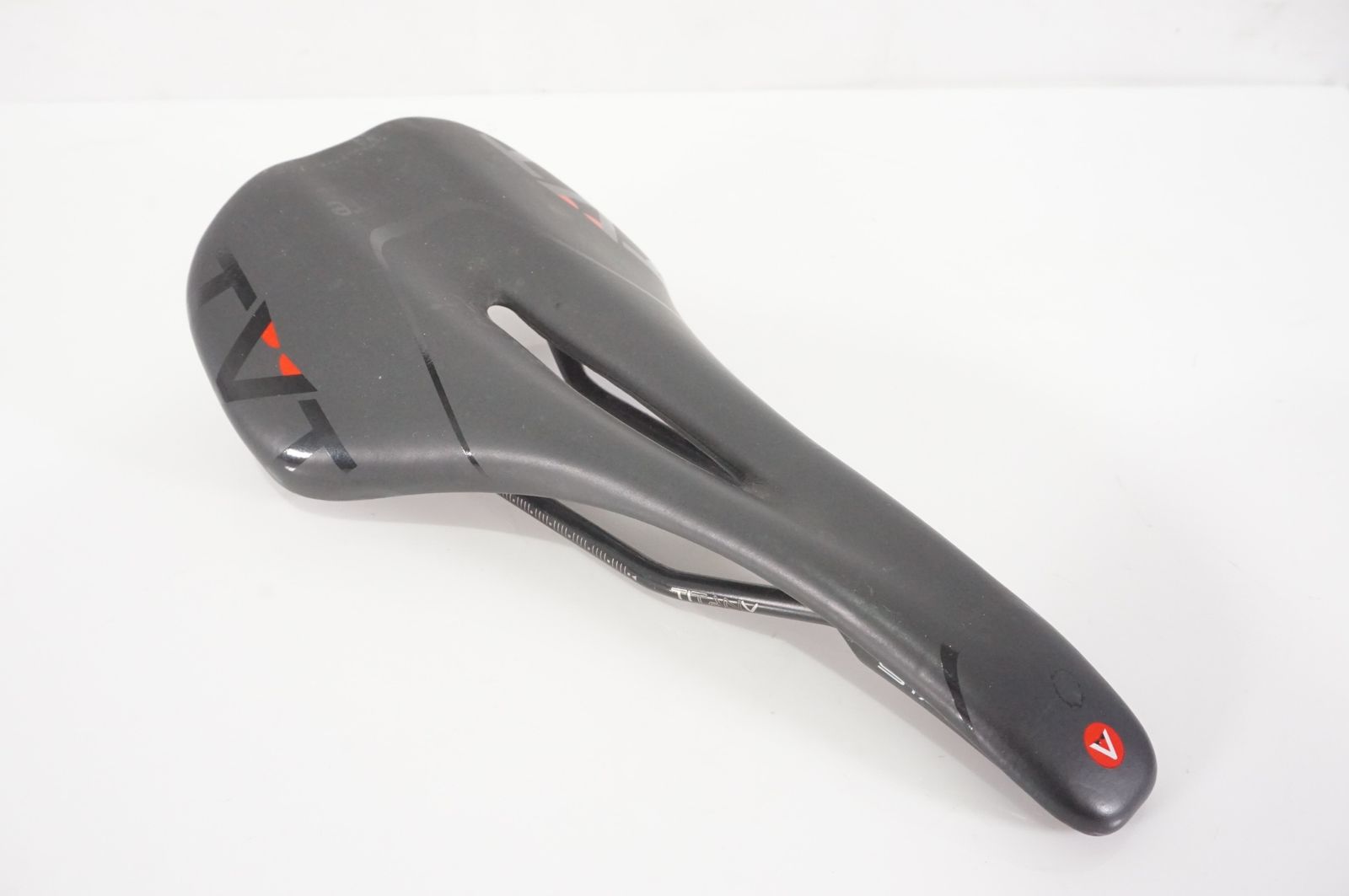 ASTVTE 「アスチュート」 TVT サドル / バイチャリAKIBA店