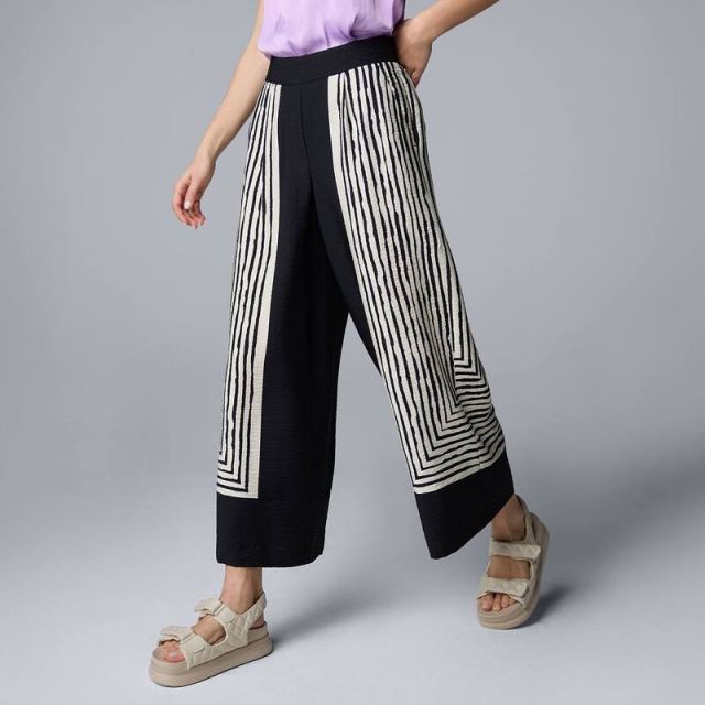 【送料無料】 ヴェラウォン レディース カジュアルパンツ ボトムス Women's Simply Vera Vera Wang Pull-On Pleated Capri Pants Black Stripe