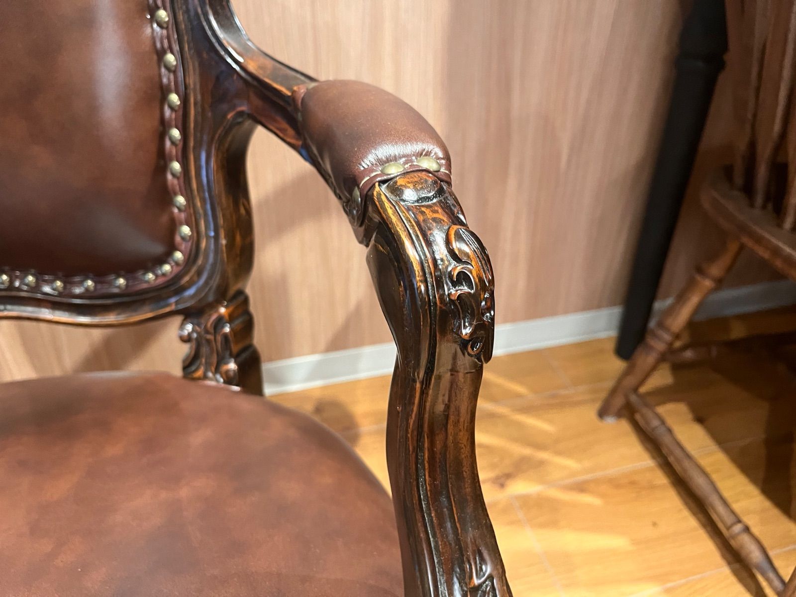 クラシックスタイル ダークブラウン レザー椅子 クラシックスタイル ダークブラウン レザー椅子 クラシック