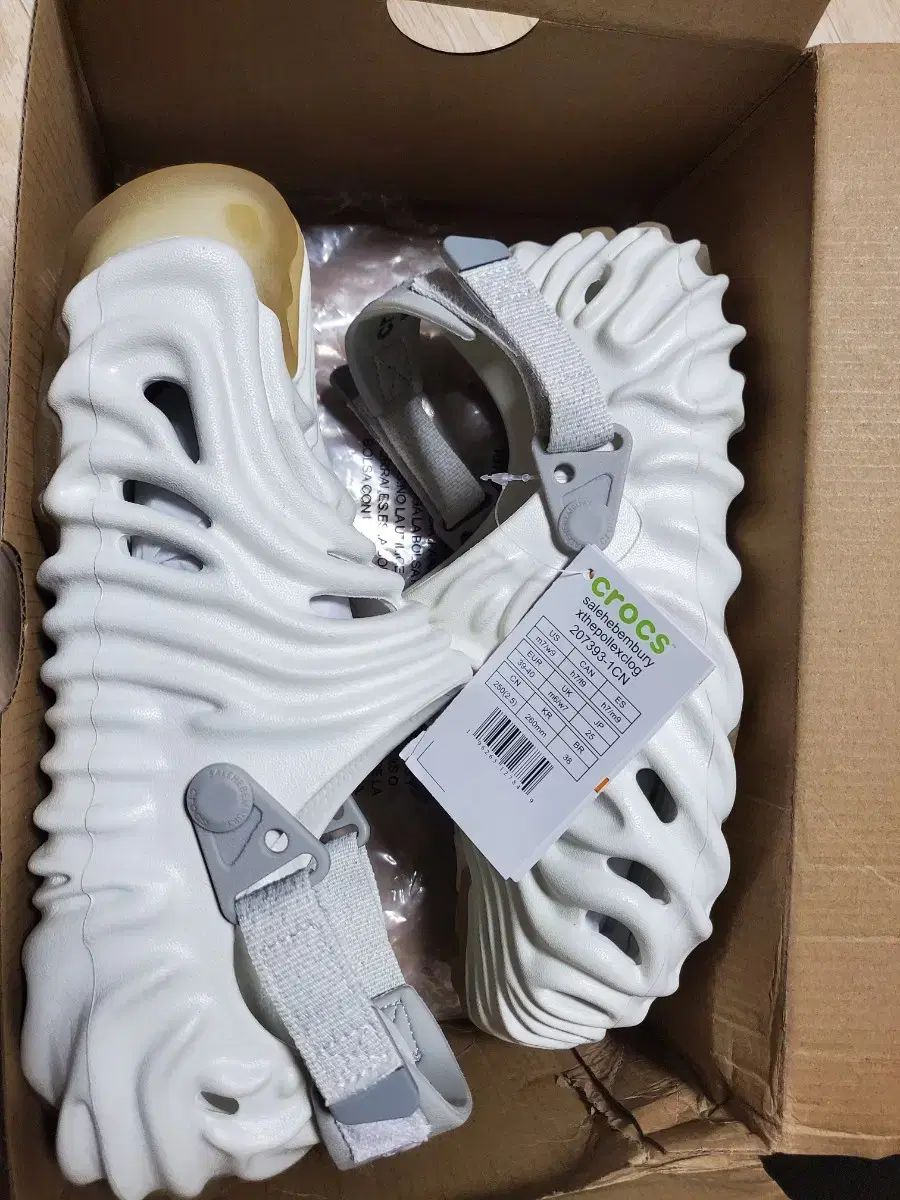 crocs クロックス X サレーヌ バンブリー ストラタス サイズで売っています 265 ここにいる人