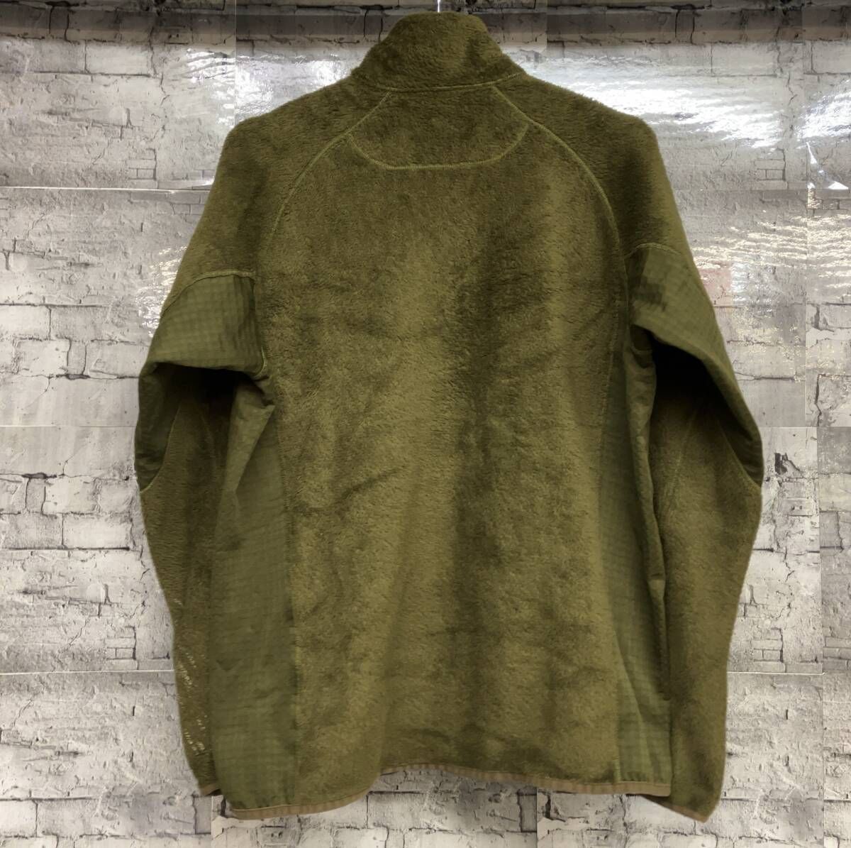 18年製 Patagonia パタゴニア R2 JACKET フリース ジップアップ POLARTEC 25139 サイズM SEMT カーキ 18年製 Patagonia パタゴニア R2 JACKET フリース ジップアップ