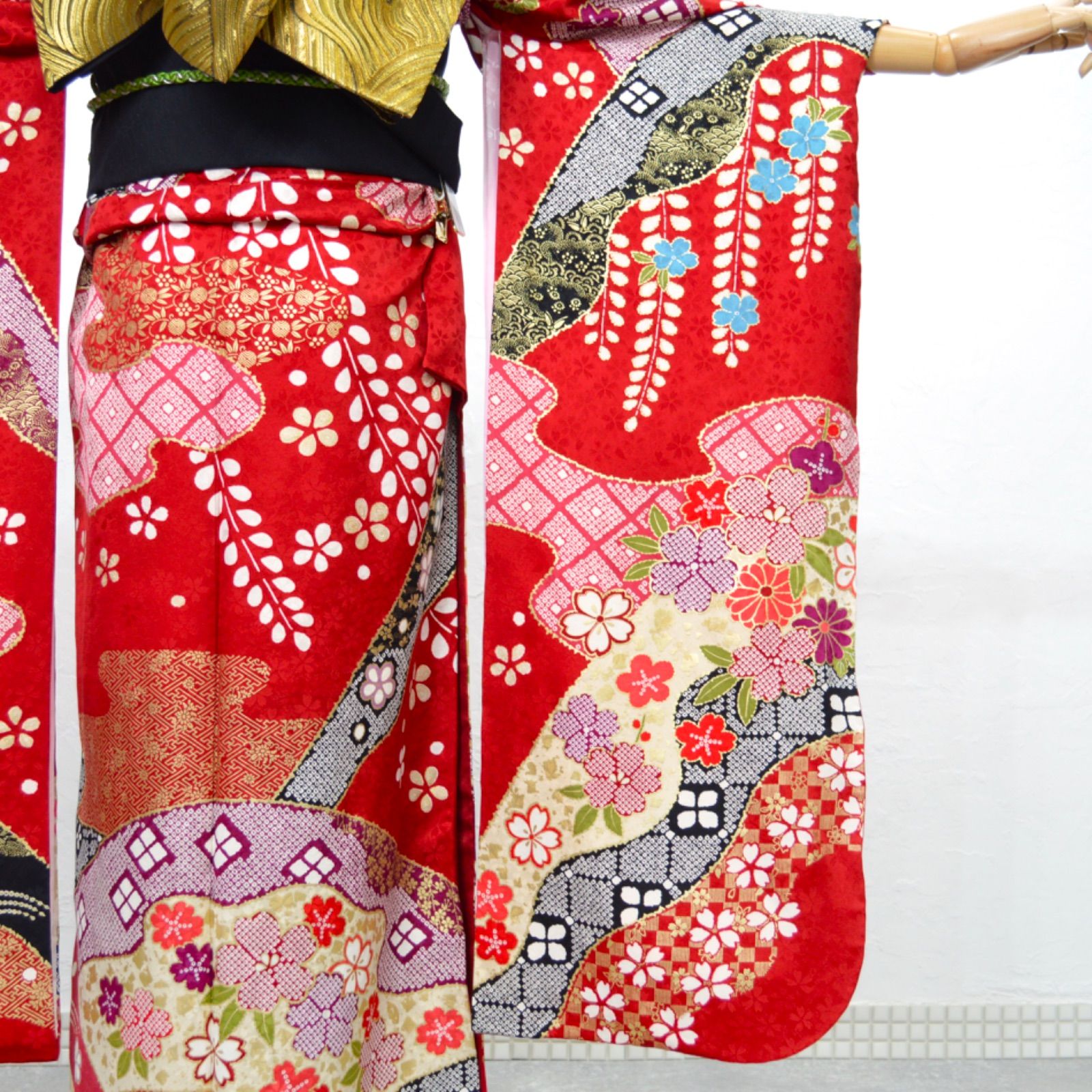 美品》正絹 振袖フルセット S〜Lサイズ 成人式 金駒刺繍 鶴 赤地