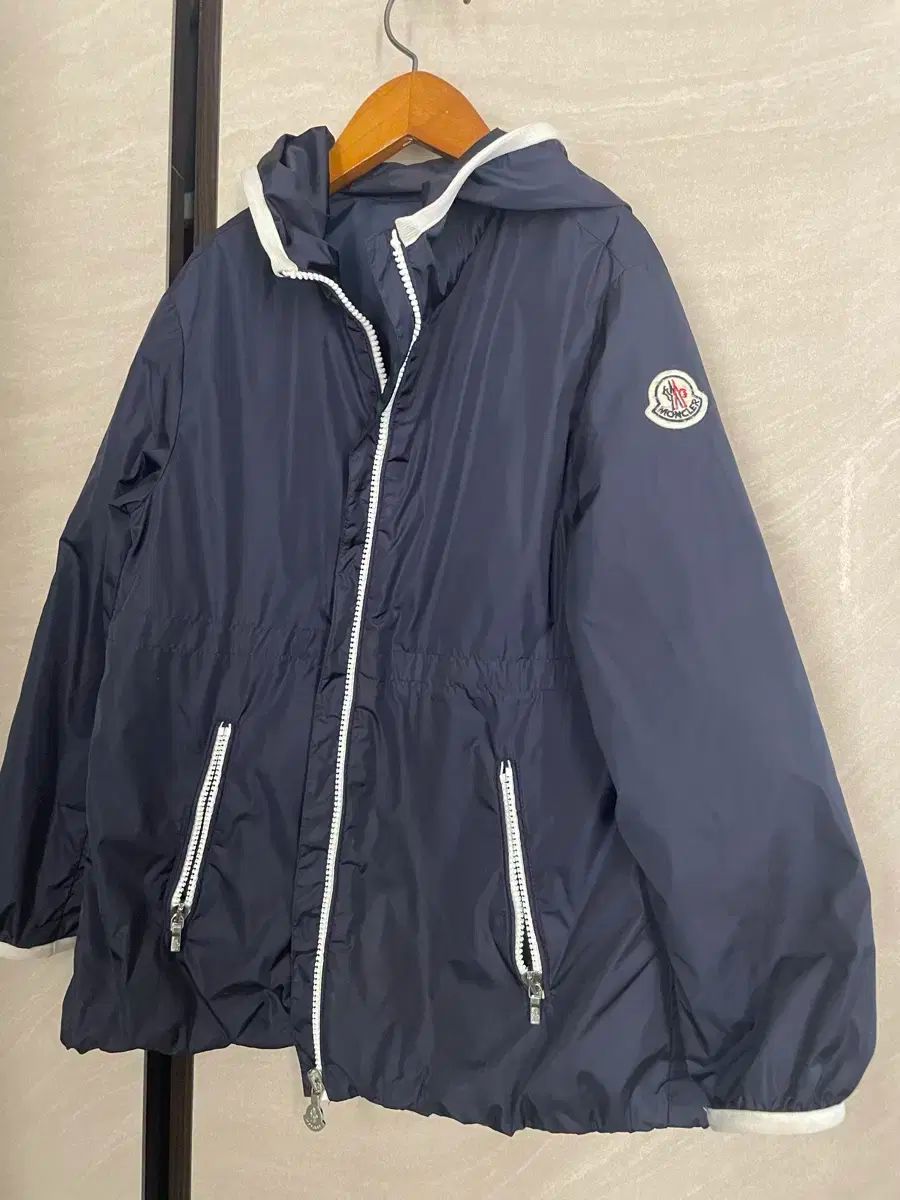 モンクレール ウィンドブレーカー キッズ モンクレールキッズ 男児 8y