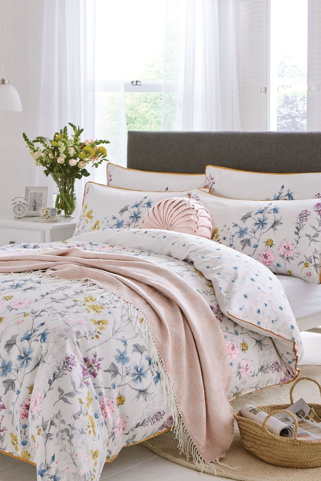 ローラアシュレイ リバーシブル キルト 枕カバーセット 花柄 ピンク Laura Ashley Home Wisteria Collection  Luxury Ultra Soft Comforter