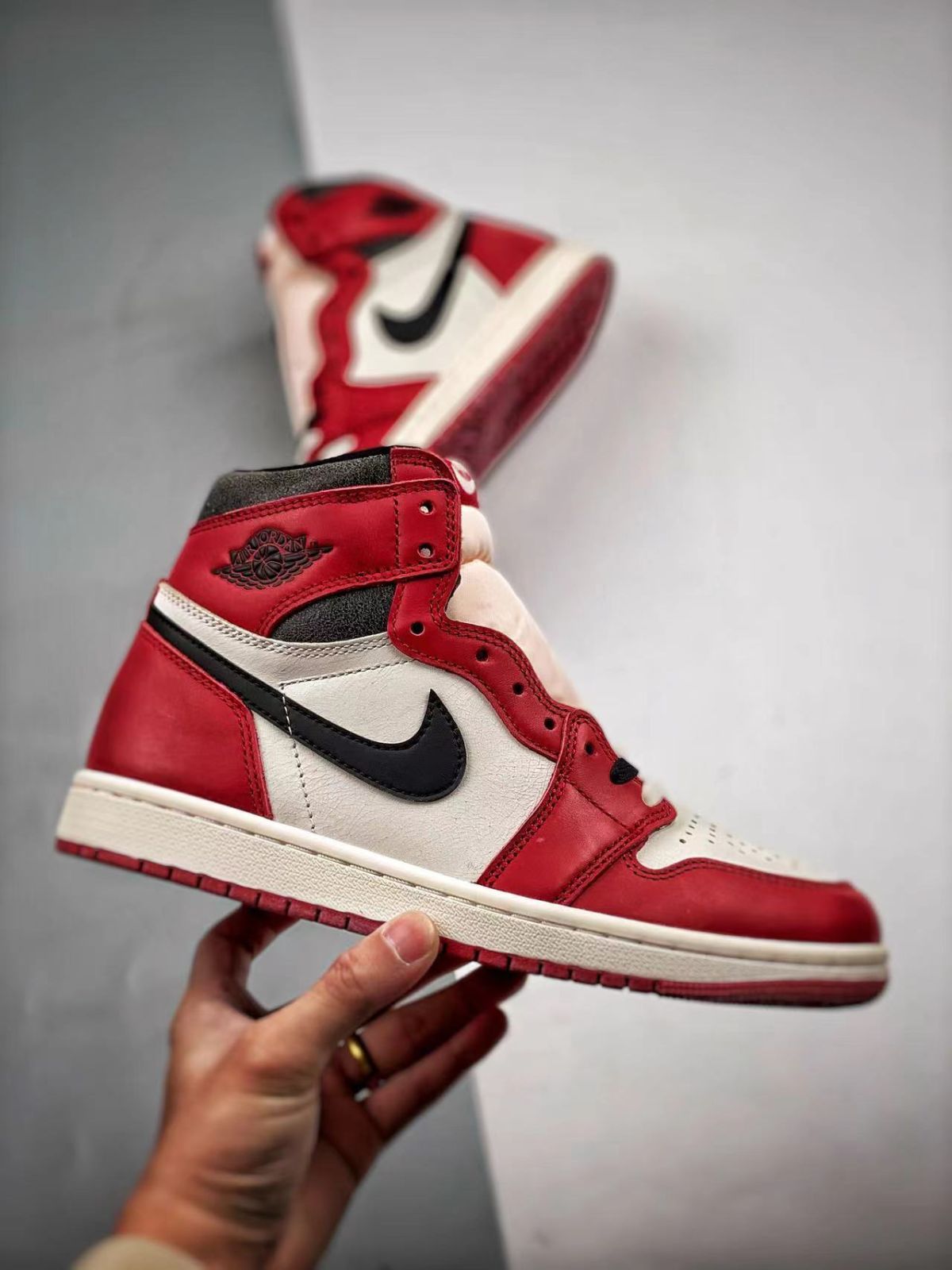 Nike AJ1 High OG "Lost & Found/Chicago"