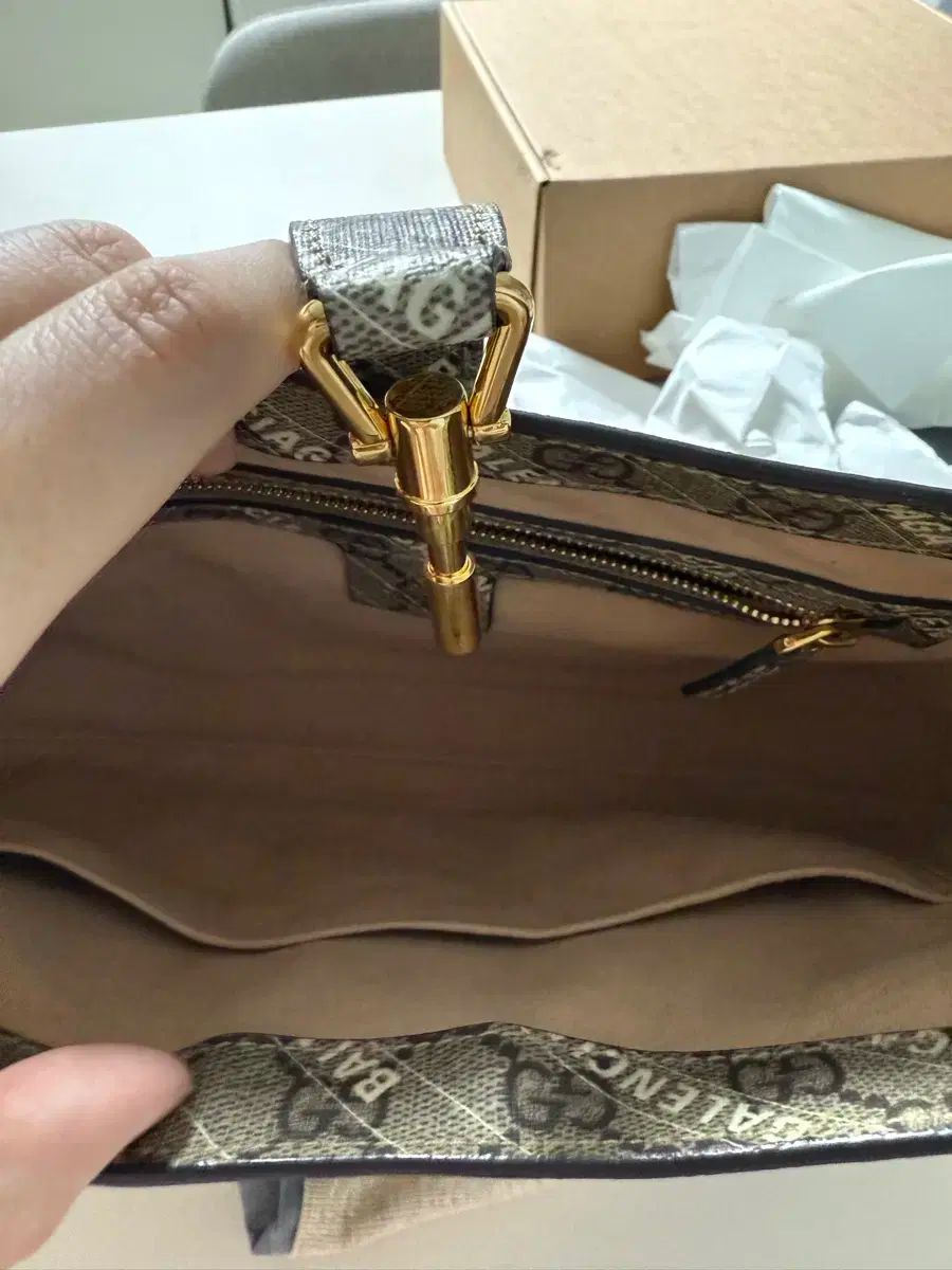 バレンシアガ パターン