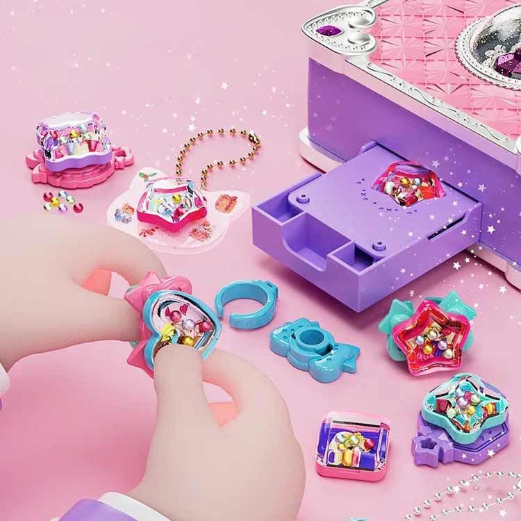 ジブリ - しーち❤️ グリッターハートシェイカー おもちゃ プリプリちぃちゃん