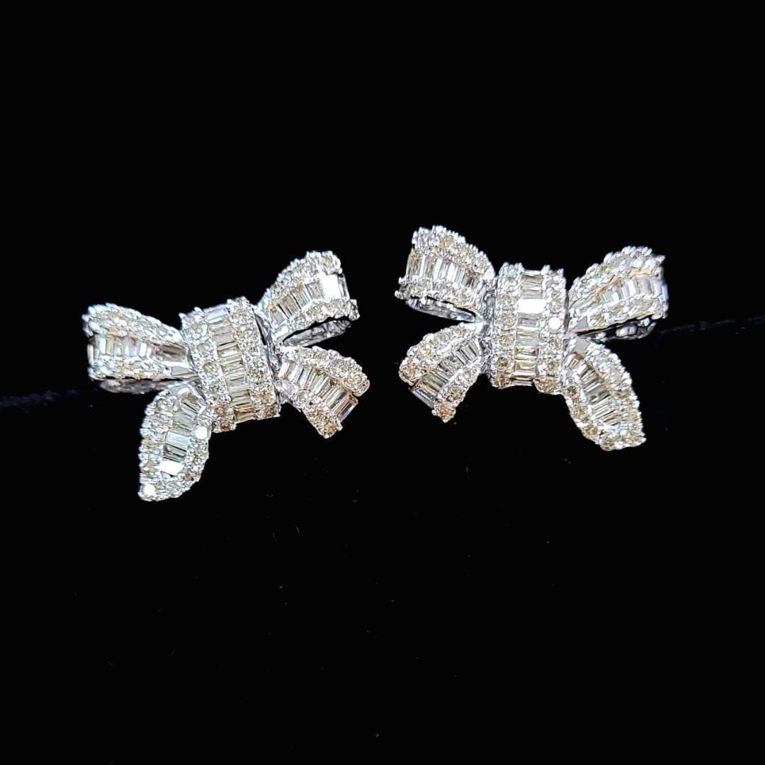 可愛い！人気の リボン 1ct ダイヤモンド K18 wg ピアス 鑑別書付 18金 