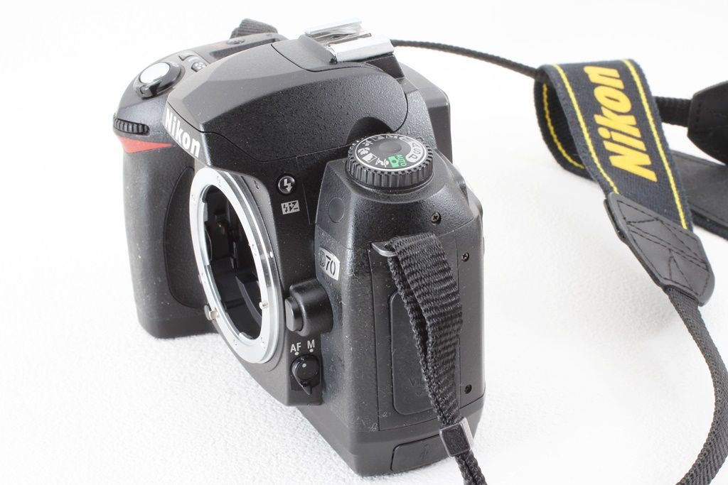 ジャンク Nikon ニコン D70 ボディ 610万画素 デジタル 一眼