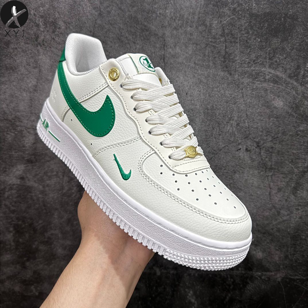 ナイキ】⭐未使用✨男女兼用🆕箱付🆕新品Nike Air Force 1 Low '07 LV8 40th Anniversary Sail  DQ7658-101 - メルカリ