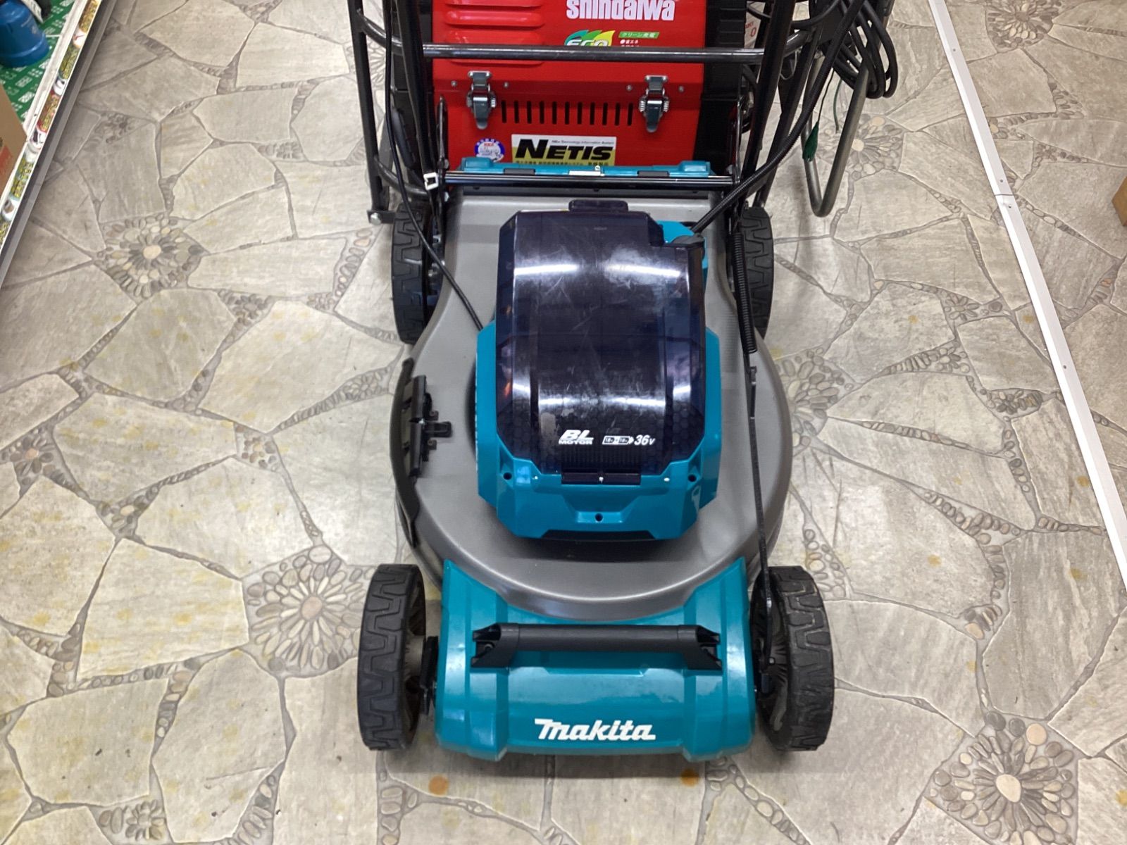 マキタ 18V+18V→36V充電式芝刈機MLM533DZ本体のみ#値引き相談可 楽天市場】マキタ(makita) MLM533DZ 充電式芝刈機 刈込幅:530mm 36V