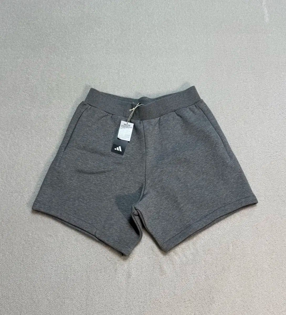 adidas アディダス