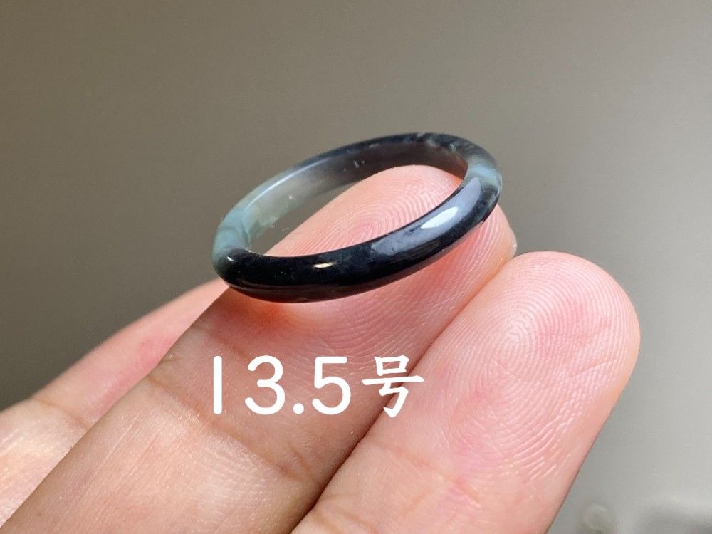 L12-203氷糯種暗緑飃雪花7.5号グアテマラ産A貨 本翡翠 くりぬき リング L13-194 氷糯種 青灰色 20.0号 グアテマラ産A貨本翡翠くりぬき