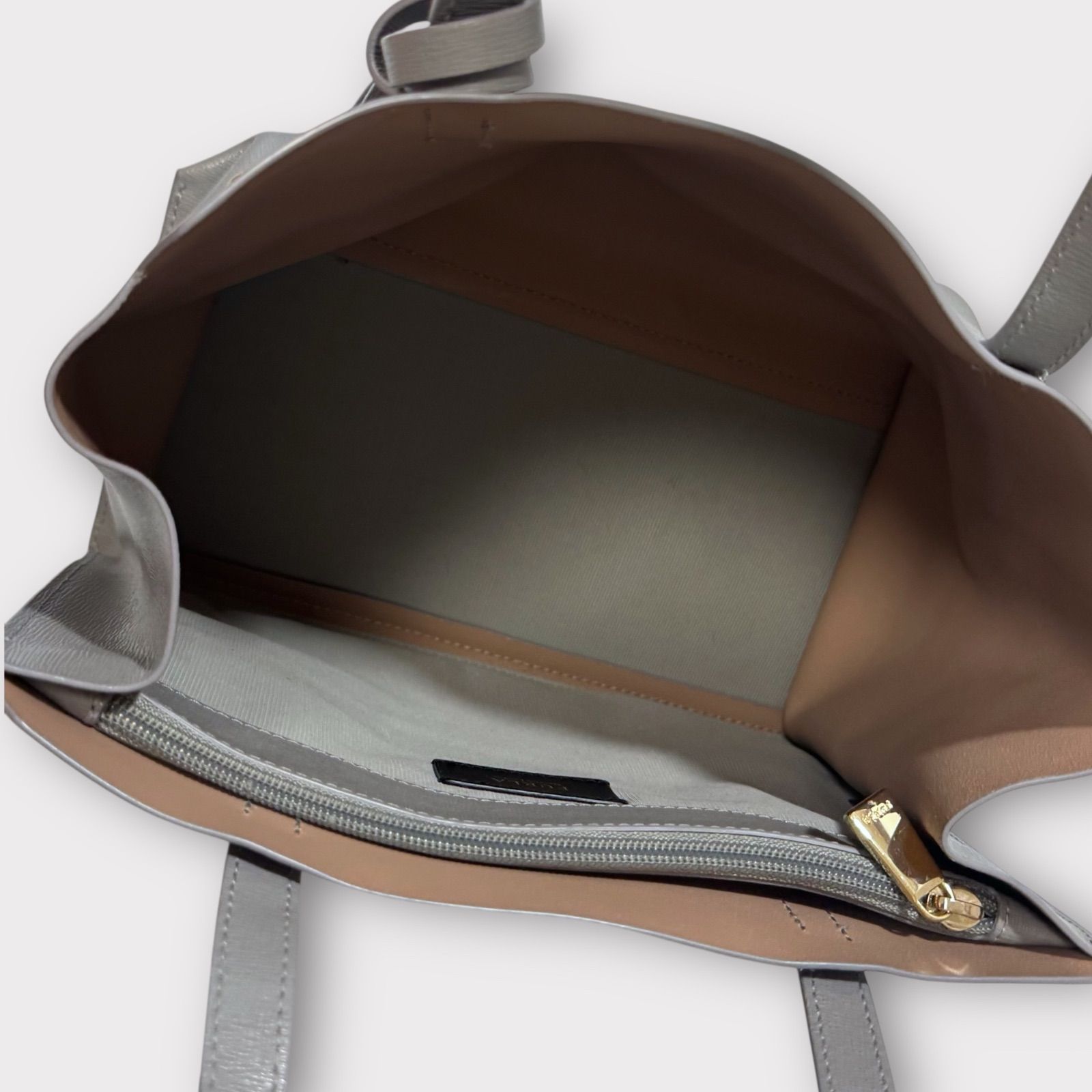 【極美品】FURLA フルラ　ハンドバッグ　トートバッグ　サリー　グレー　レザー FURLA - フルラ／FURLA バッグ トートバッグ 鞄 ハンドバッグ