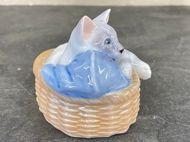 ☆『ロイヤルコペンハーゲン』猫の陶器☆ ロイヤルコペンハーゲン 白猫 フィギュリン 眠り猫 ネコ 置物