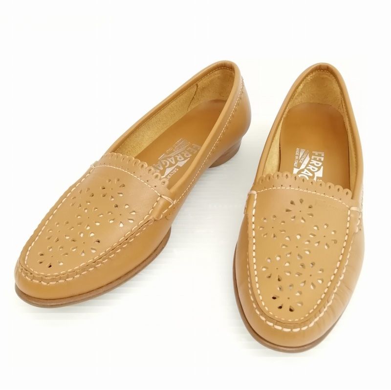 サルヴァトーレフェラガモ Salvatore Ferragamo パンチング レザー  