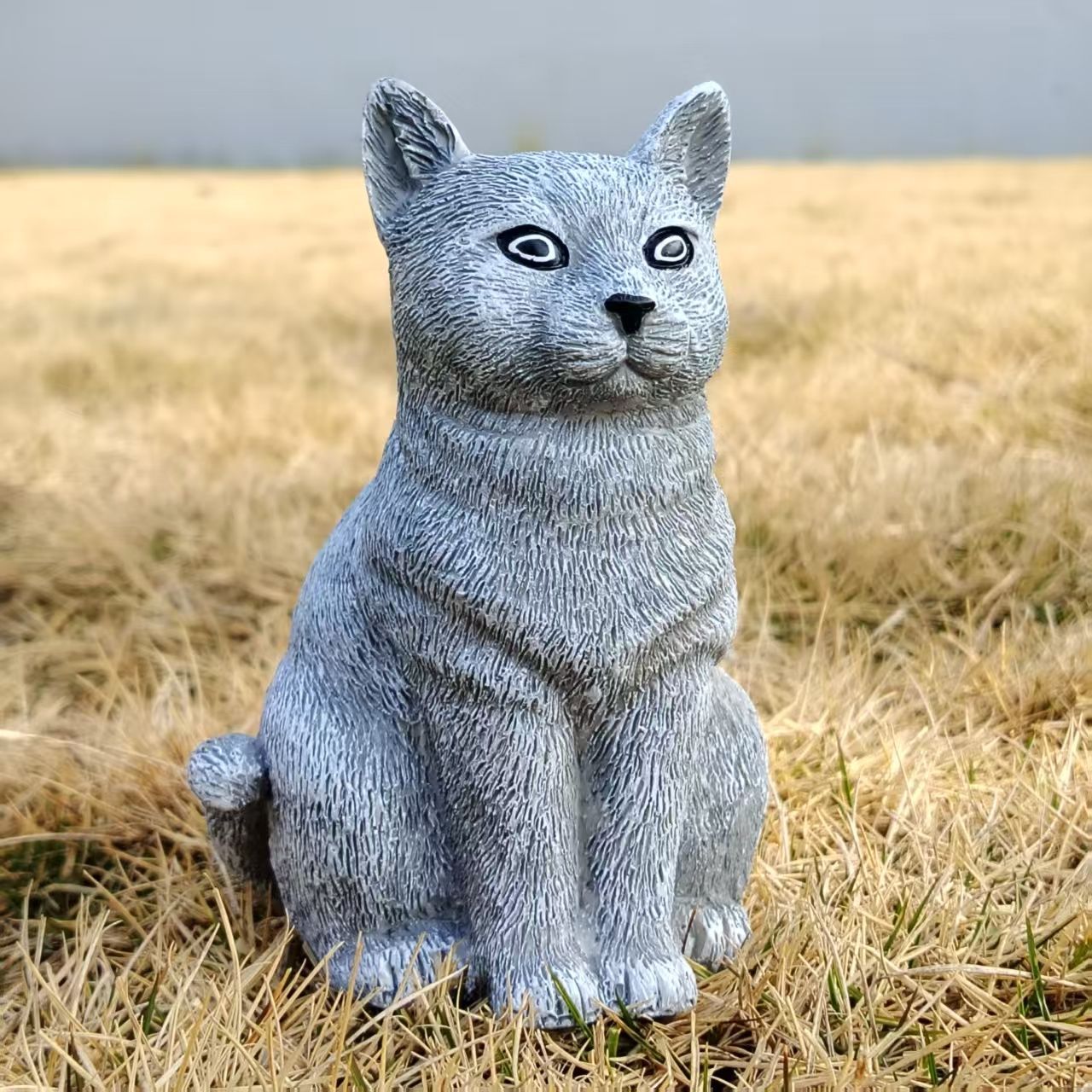 ミニチュア 置物 お座りする猫 グレー リアル 14cm ネコ 樹脂像