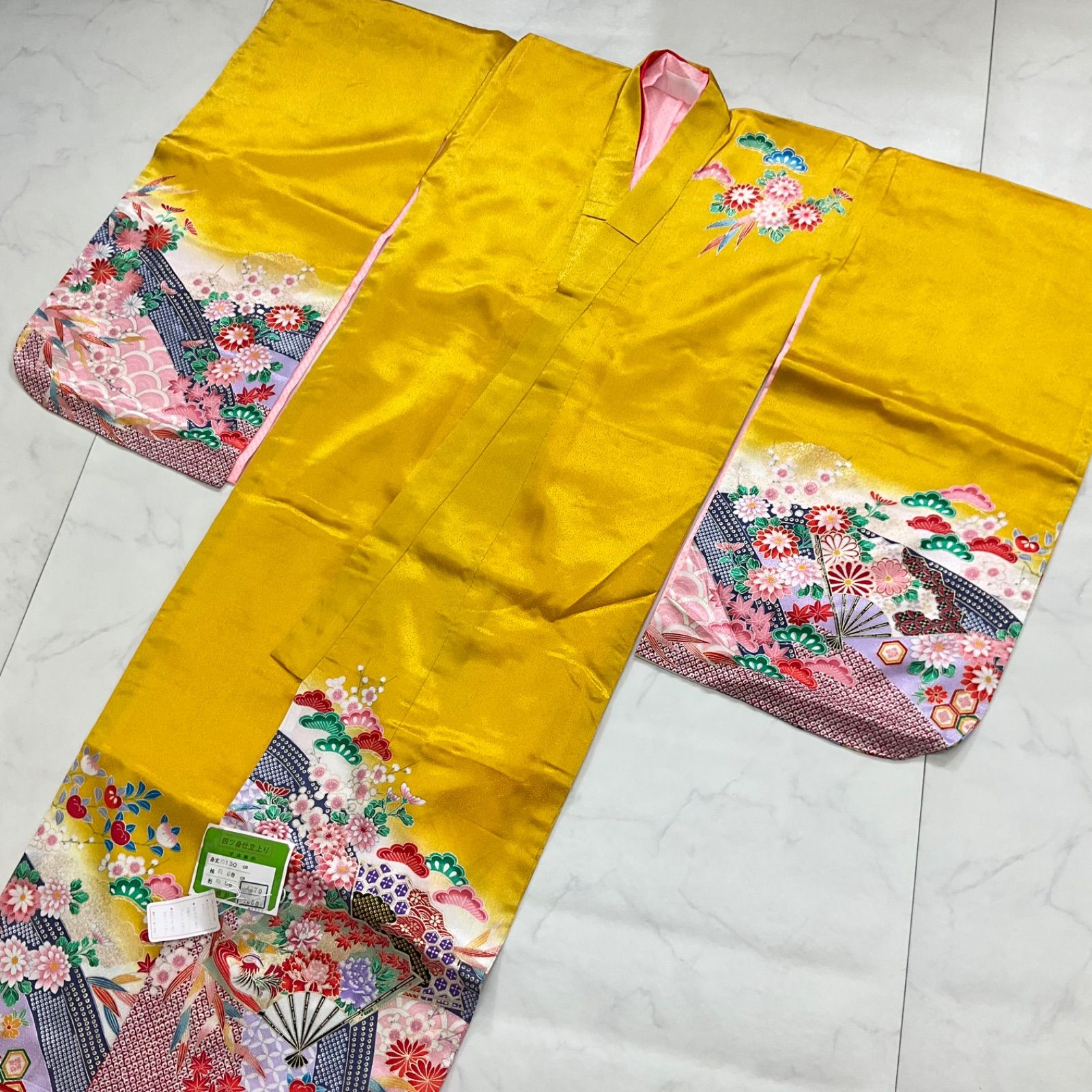 ◆kimono+one◆未使用◆7歳くらい用◆子供着物◆イエロー◆仕付け糸付き◆七五三◆長襦袢付き◆裄肩丈◆七五三お詣り女の子着物こどものひお正月卒業式十三詣り◆G62