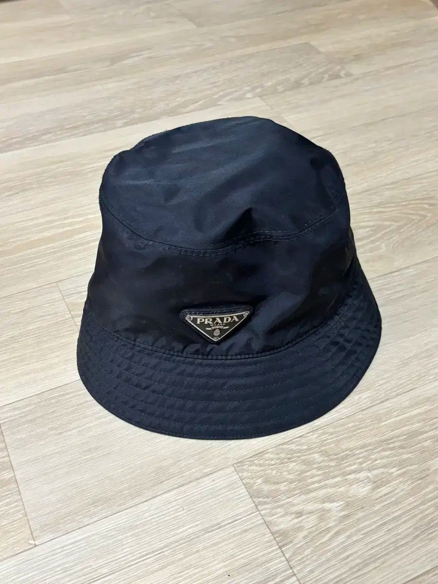 Prada(プラダ) リナイロン バケットハット ブラック22ss リナイロン