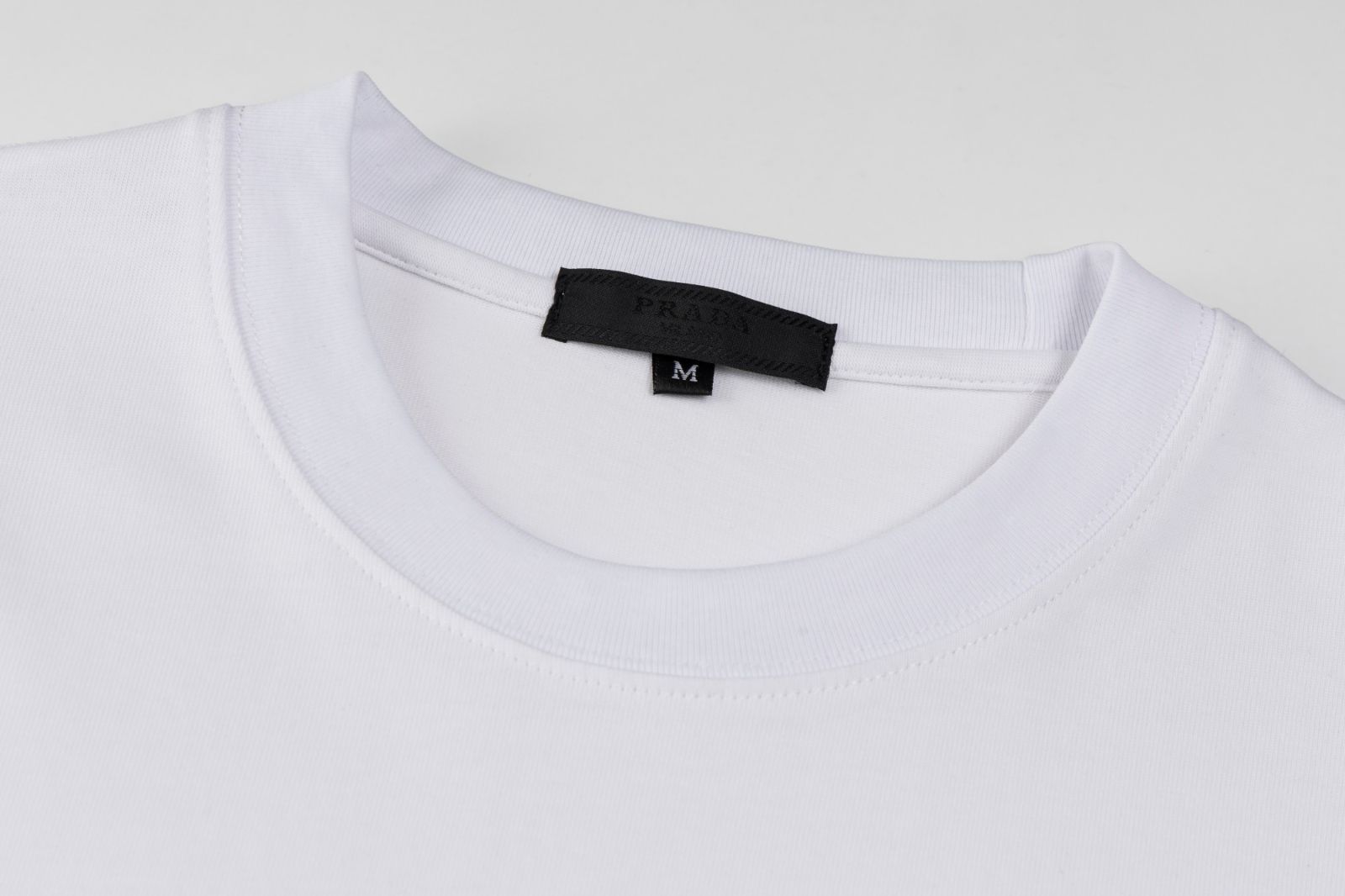 美品　PRADA ラメ　ロゴTシャツ　レア★ Prada Women's' Crystal Embellished Logo T-Shirt in White