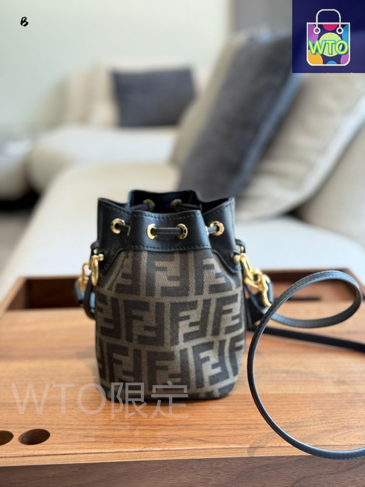 FENDI フェンディ ドローストリング バケット ハンドバッグ ロゴ 楽天市場】FENDI フェンディ BUCKET BAG ドローストリング
