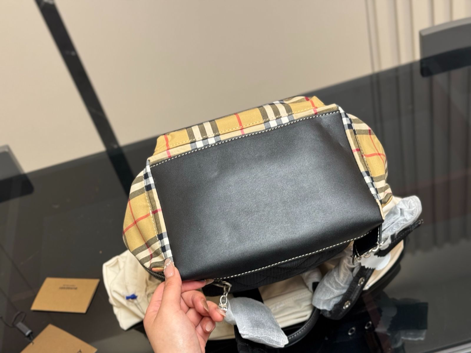 ☆Burberry ダブルシールドバッグ 000000135539-01-m.jpg?t=