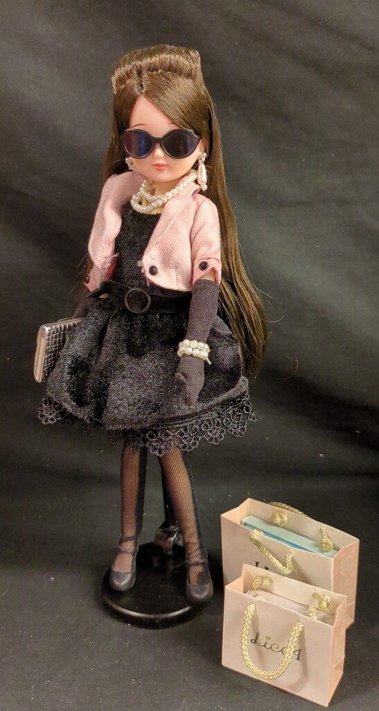 タカラトミー リカちゃん スタイリッシュドールコレクション ブラックショコラドレススタイル