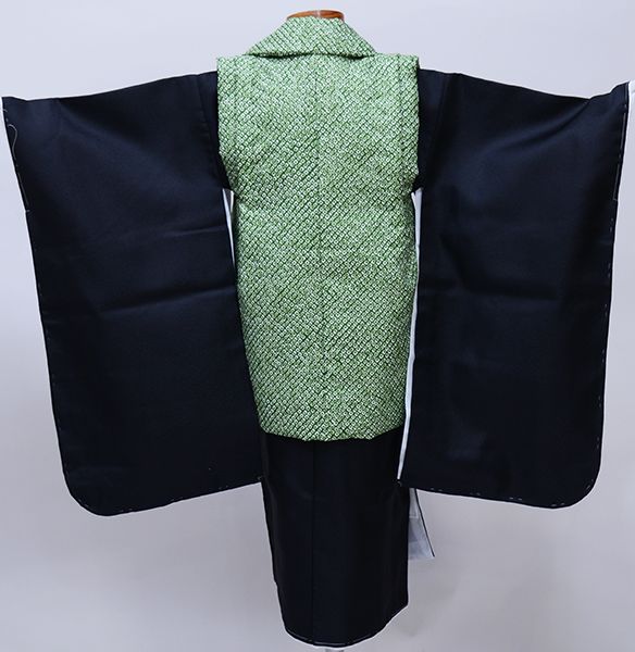 七五三 三歳 男児 被布着物セット 疋田鹿の子柄 被布に刺繍入り 黒×緑 