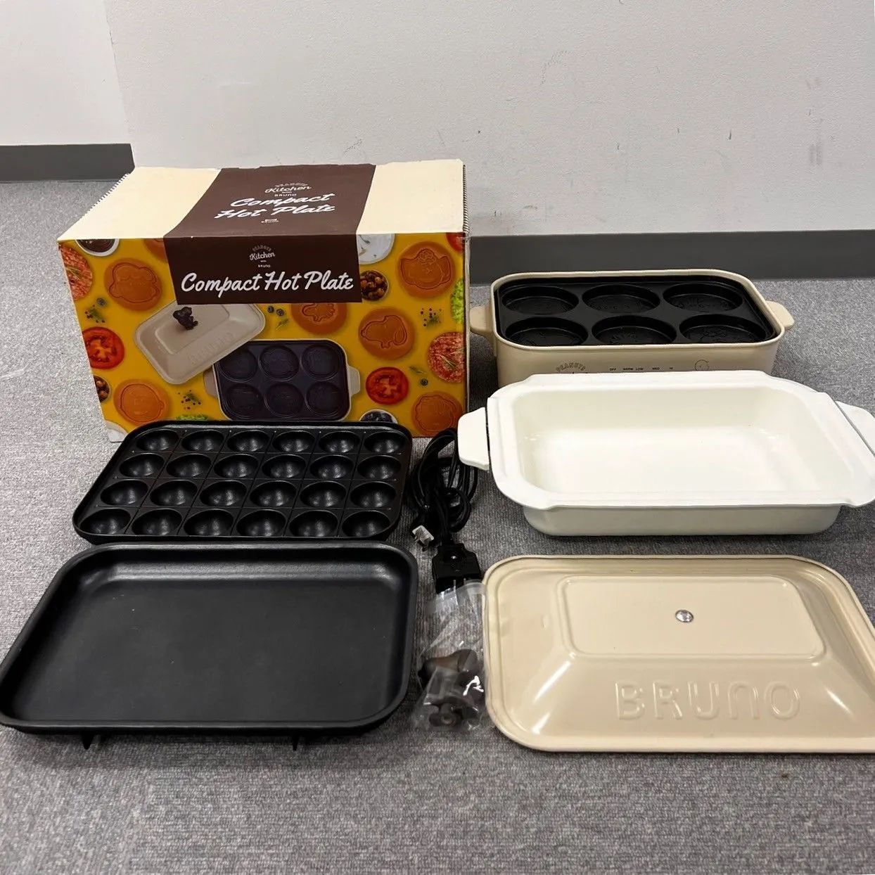 CH054-O818-CH1-517 BRUNO ブルーノ PEANUTS ピーナッツ SNOOPY スヌーピーコラボ コンパクトホットプレート BOE070 通電 済み