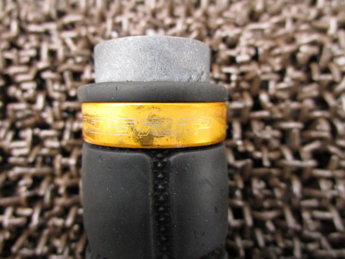 左右 スロットル