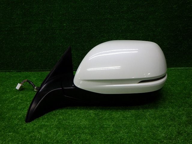 比較的 ホンダ RU ヴェゼル 左ドアミラー NH788P 8P 250512013
