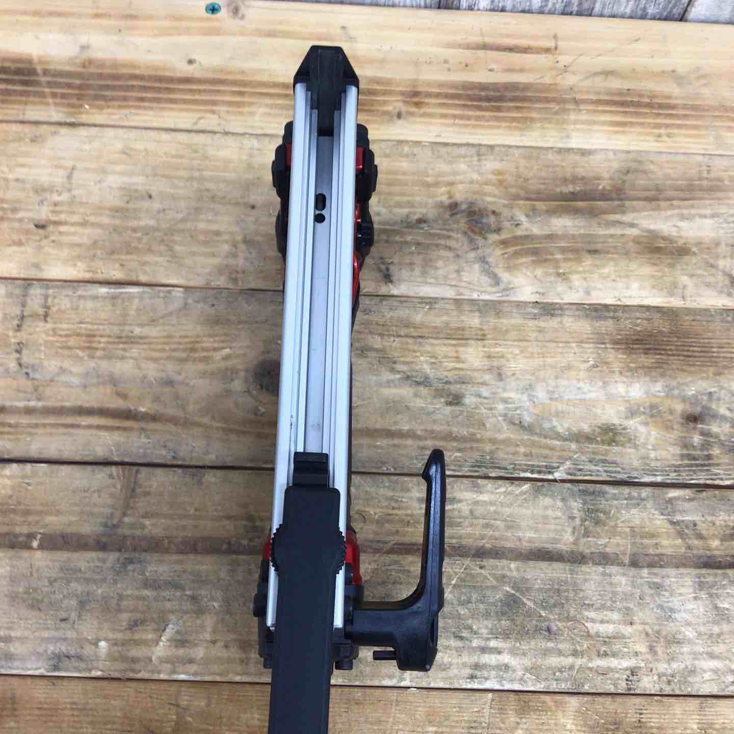 makita 高圧エアタッカ