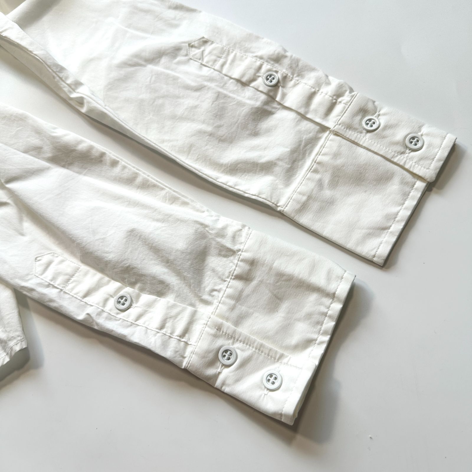 美品✨マックスマーラ 近年モデル 白タグ フリルブラウス 刻印ボタン ホワイト MaxMara studio マックスマーラステュディオ フリルブラウス