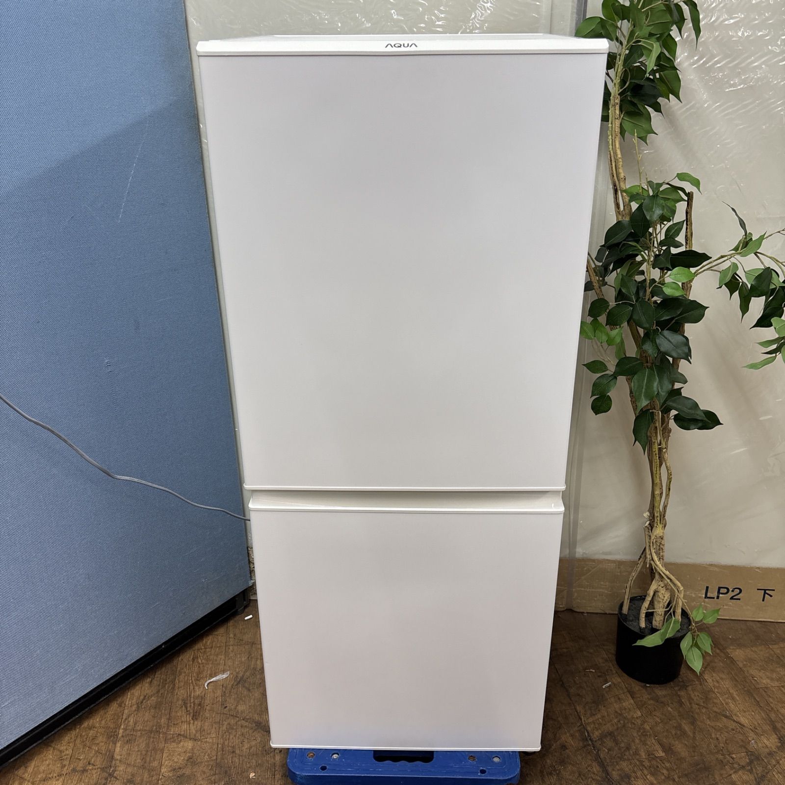 I402 🌈 名古屋市近郊配送設置無料！ AQUA 冷蔵庫 (126L) 2ドア