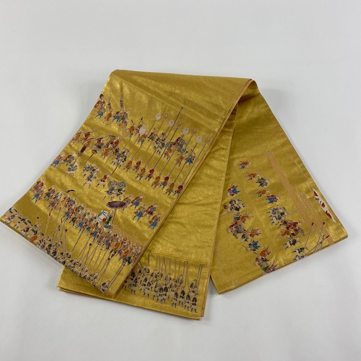 袋帯 名品 熊谷好博子 落款あり 共箱あり 大名行列図 金糸 箔 金色 お太鼓柄 正絹 中古 物故作家 熊谷好博子 高級本手加工友禅手刺繍色留袖 特選引箔袋帯