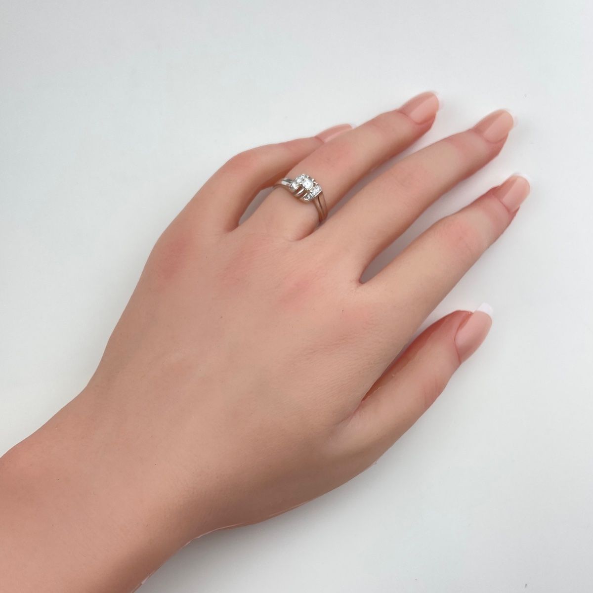 ポーラ POLA メレダイヤ デザインリング プラチナ 指輪 リング 8.5号  