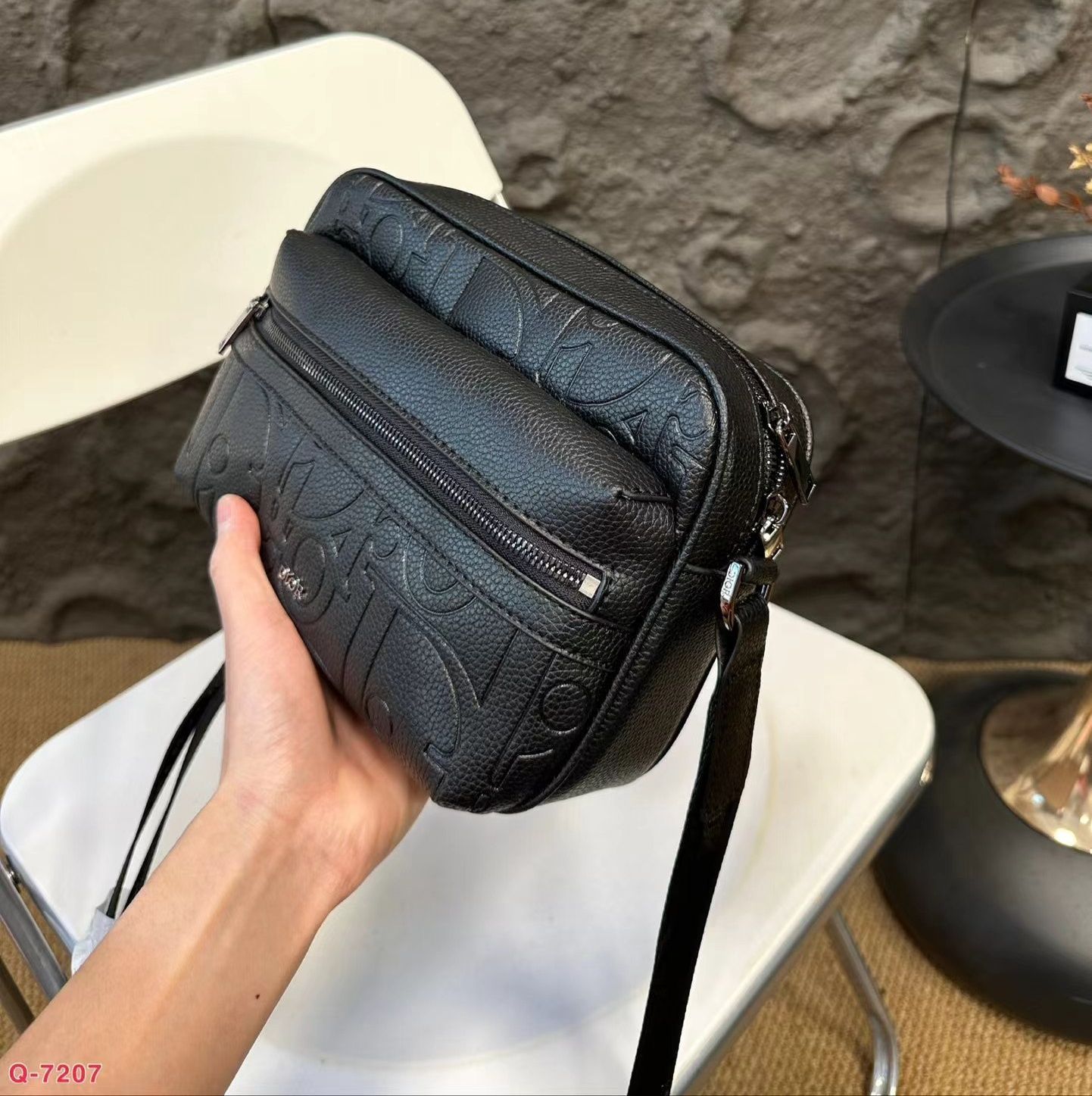 早い者勝ち DIOR メンズ ショルダーバッグ 早い者勝ち DIOR メンズ ショルダーバッグ - バッグ