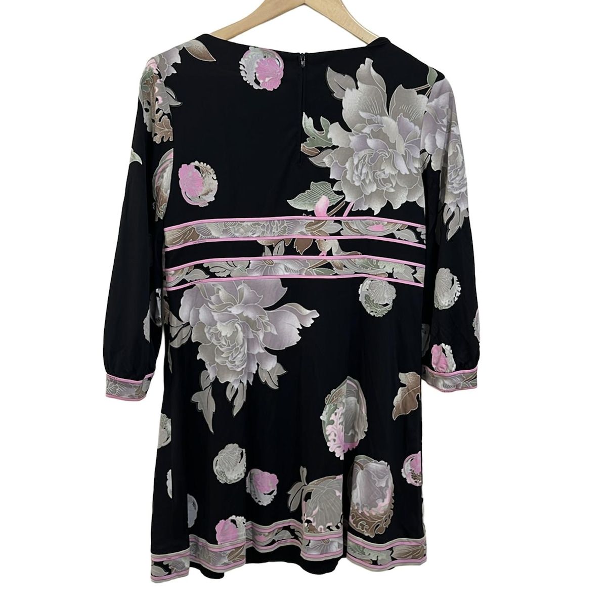 LEONARD レオナール ワンピース サイズ40 M レディース - 黒×ピンク×マルチ 長袖 ひざ丈 カンカン素材 花柄
