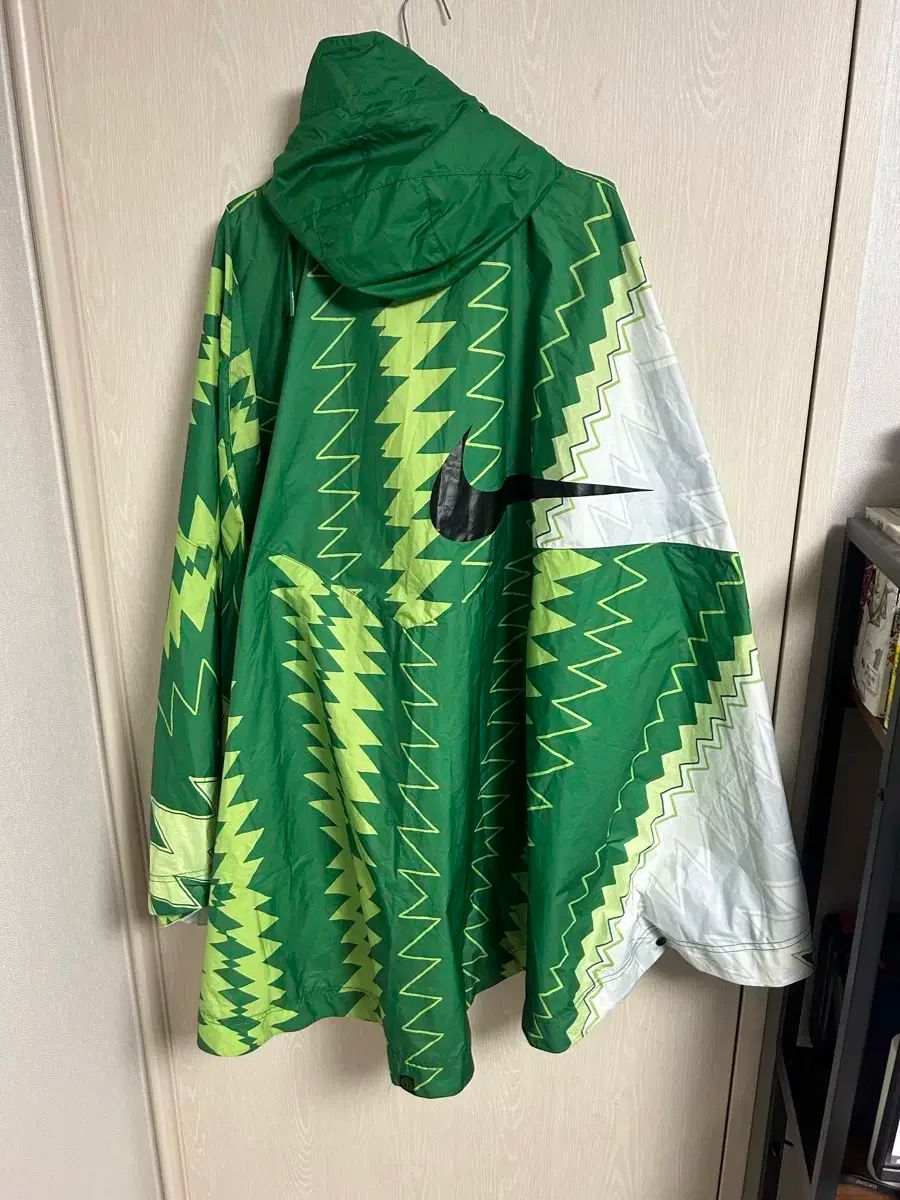 来店をご期待! NIKE ナイキ ナイジェリア人 ウーブン ポンチョ サイズ プレ 販売 激安大特集。