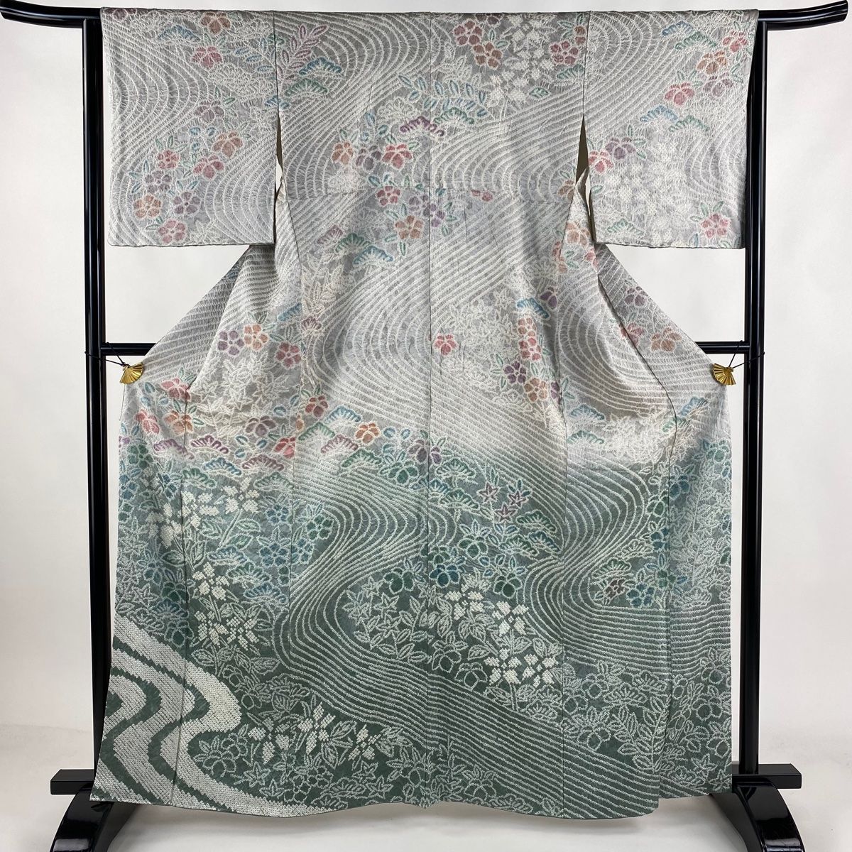 訪問着 身丈162cm 裄丈63.5cm S 袷 ますいわ屋 草花 流水 総絞り 染め分け 灰色 正絹 名品