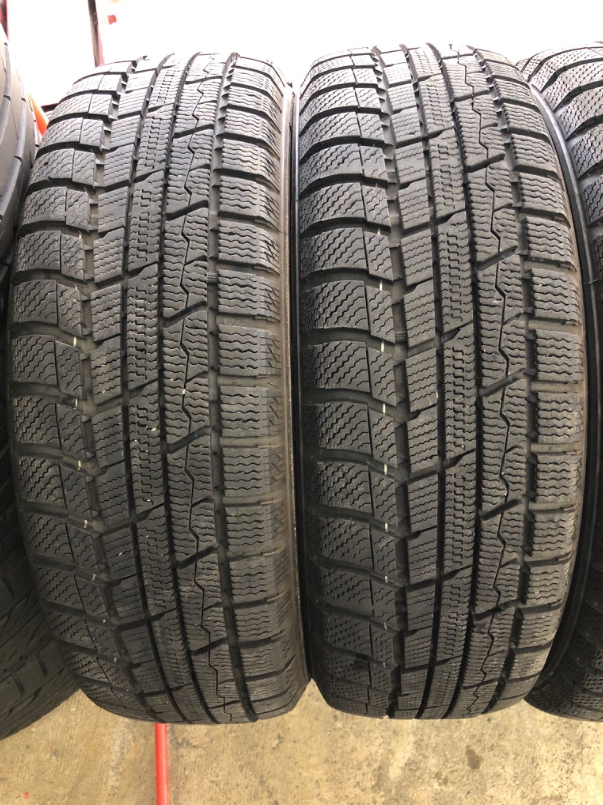 25年製 新車取 ハイエース 純正 ダンロップ 15インチ ホイール タイヤ 25年製 新車取 ハイエース 純正 ダンロップ 15インチ ホイール