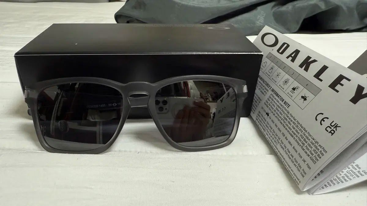 オークリー OAKLEY ラッチ スクエア アジアンフィット サングラス 販売