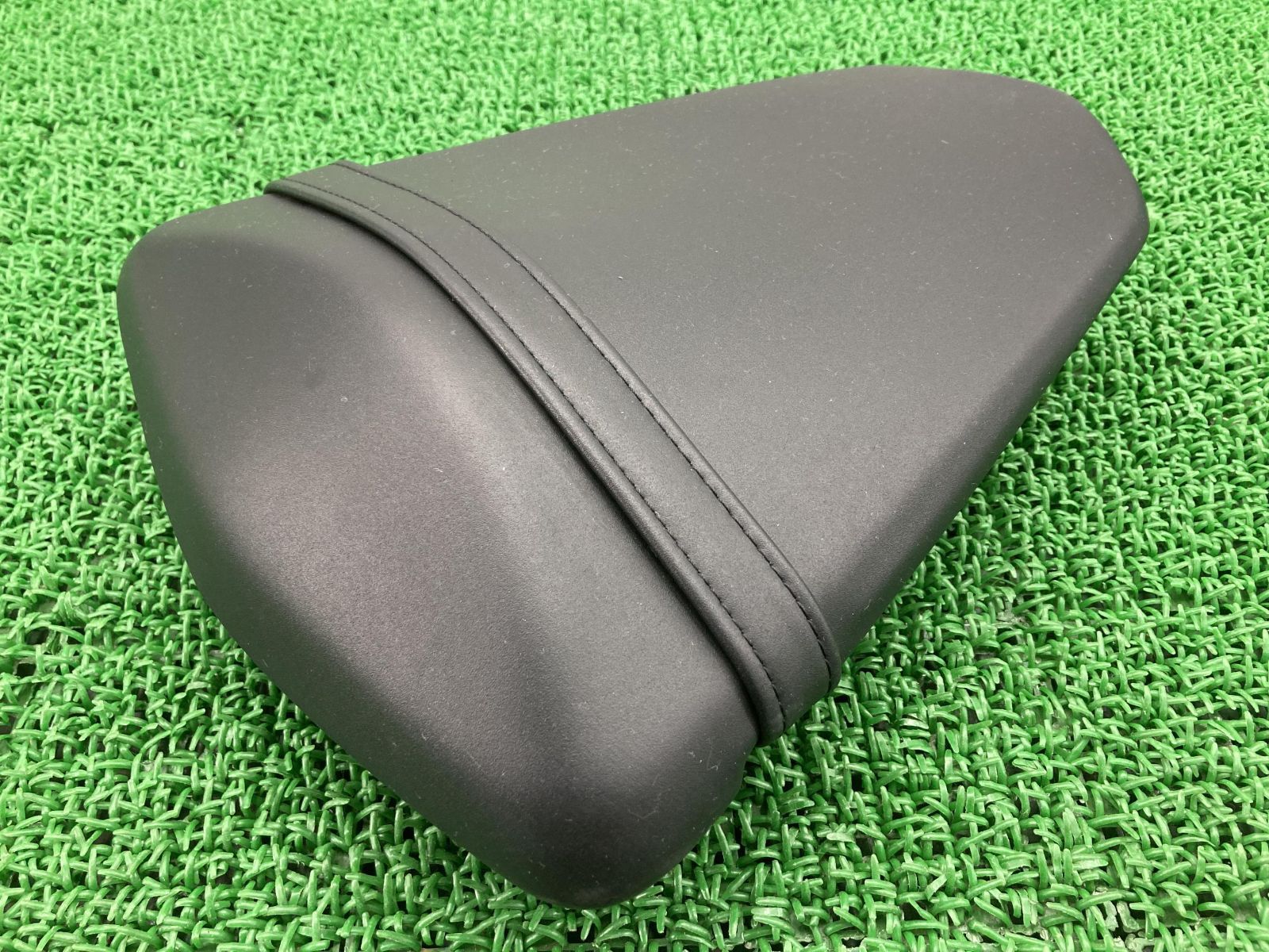 YZF-R25 タンデムシート 1WD ヤマハ 純正 中古 バイク 部品 美品 RG10J ...
