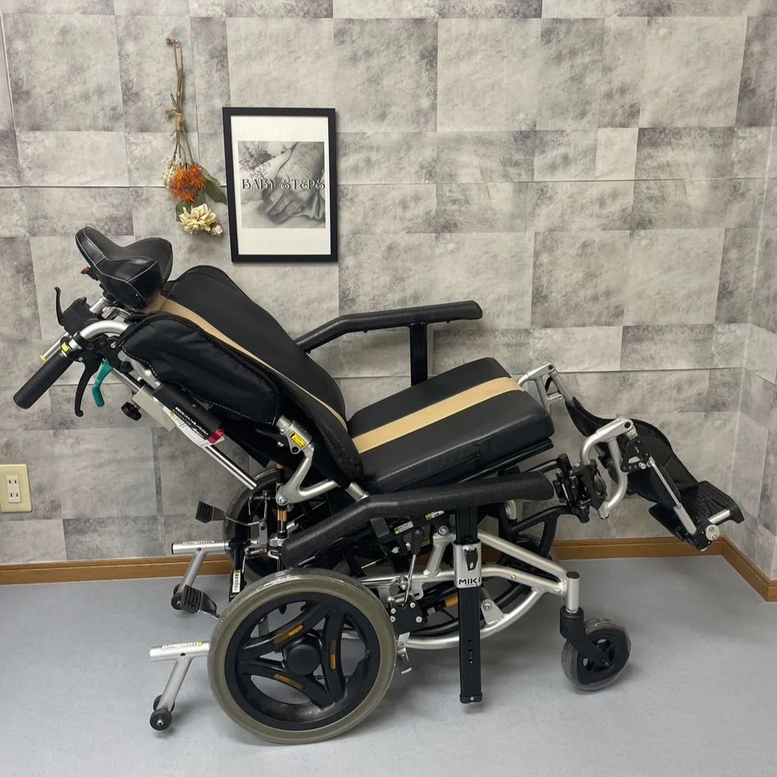 TRC-3DX TRシリーズ ティルト&リクライニング 車椅子 車いす