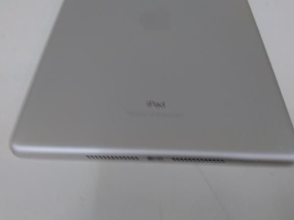 Apple iPad 9.7インチ Wi-Fiモデル 32GB MR7G2J⁄A [シルバー] 価格比較